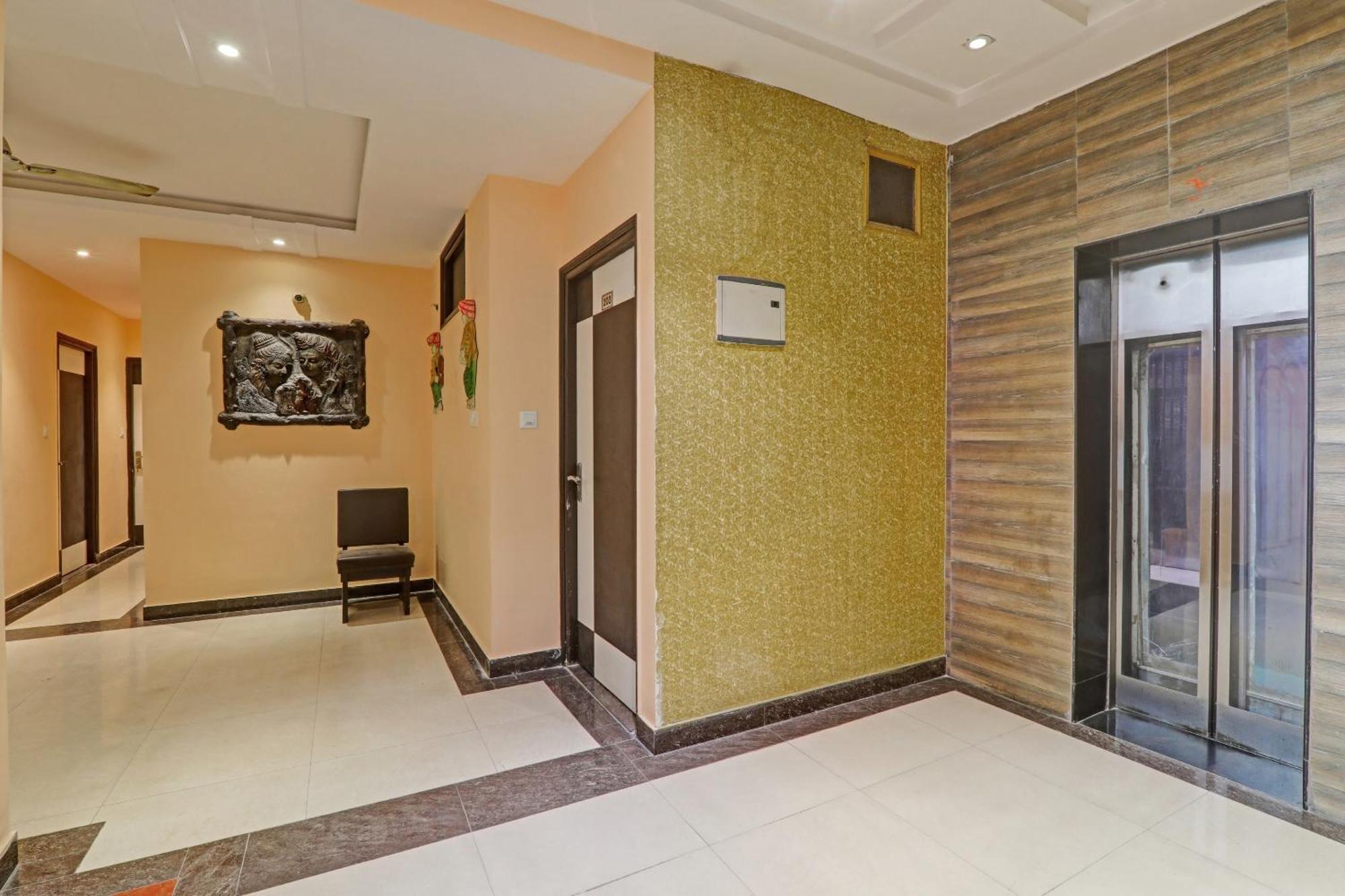 Super Capital O Townhouse Govinda Royal Hotel Kanpur Ngoại thất bức ảnh