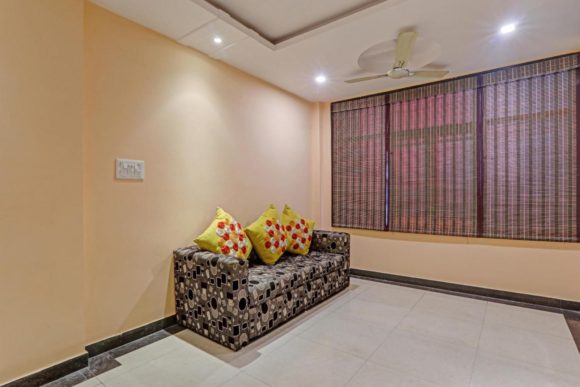 Super Capital O Townhouse Govinda Royal Hotel Kanpur Ngoại thất bức ảnh