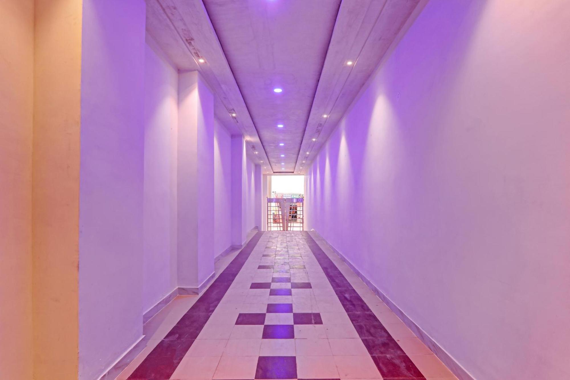 Super Capital O Townhouse Govinda Royal Hotel Kanpur Ngoại thất bức ảnh