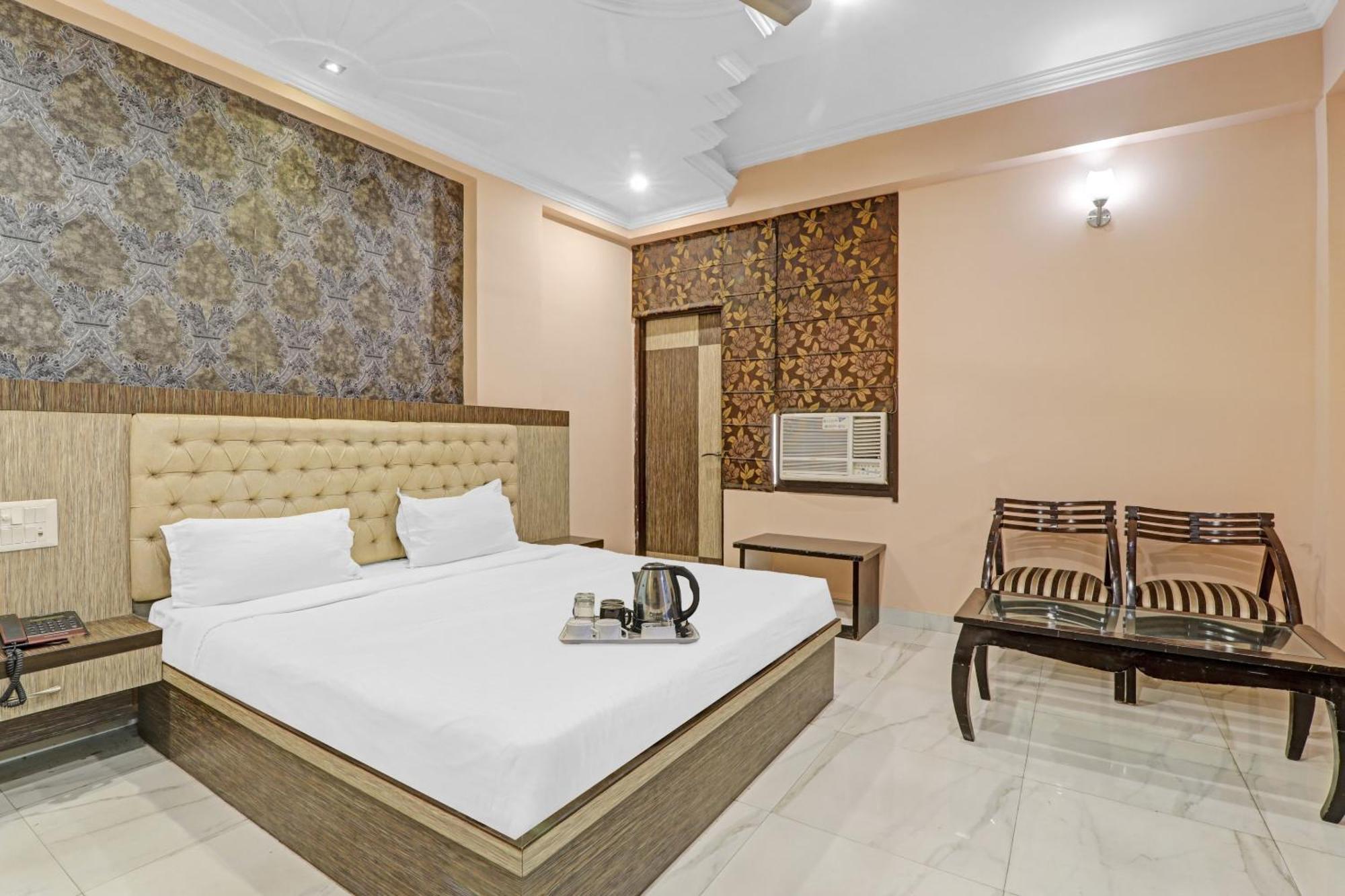 Super Capital O Townhouse Govinda Royal Hotel Kanpur Ngoại thất bức ảnh