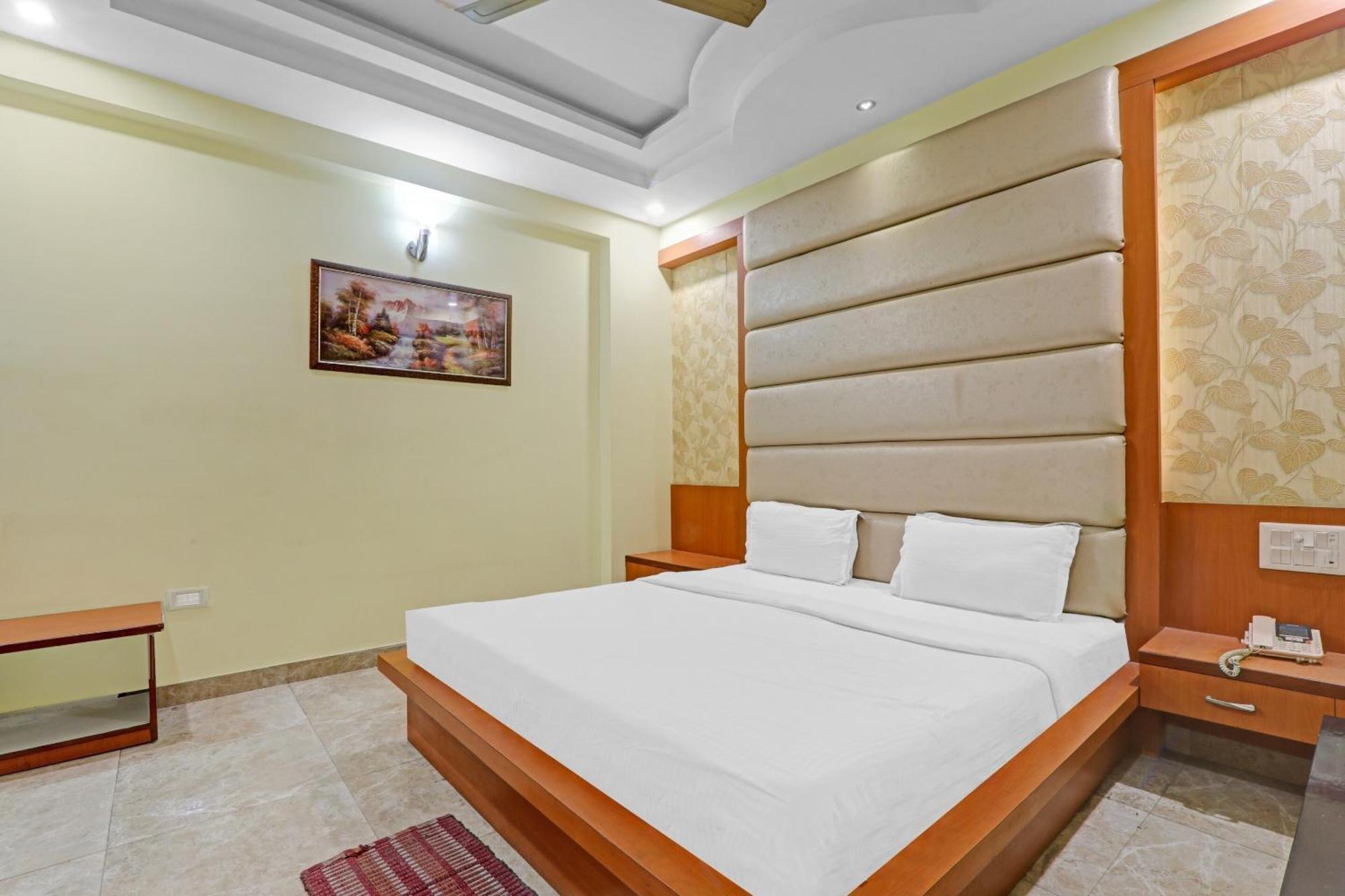 Super Capital O Townhouse Govinda Royal Hotel Kanpur Ngoại thất bức ảnh