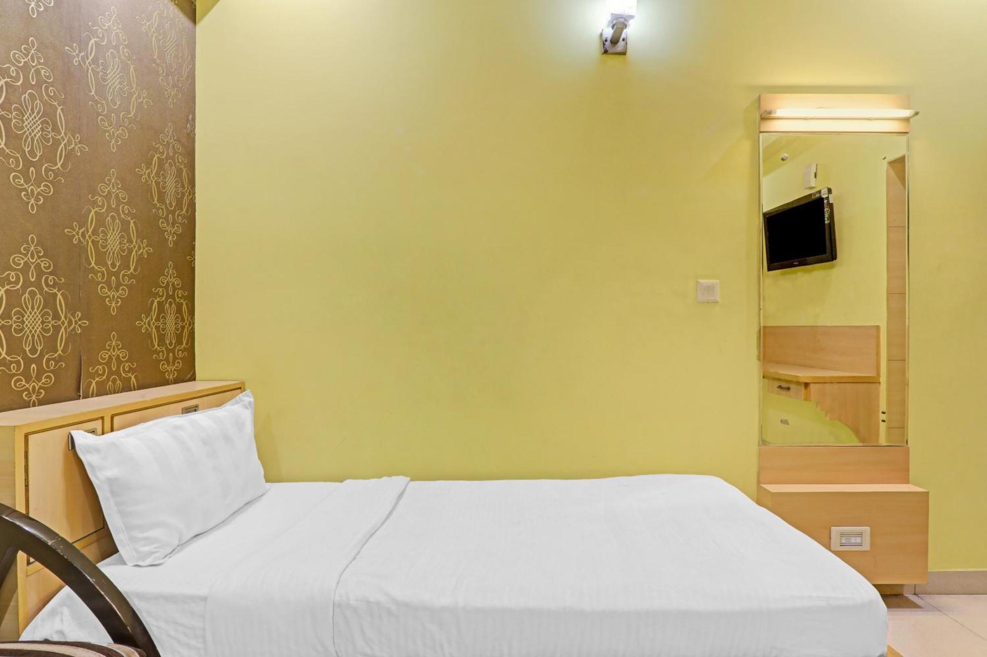 Super Capital O Townhouse Govinda Royal Hotel Kanpur Ngoại thất bức ảnh
